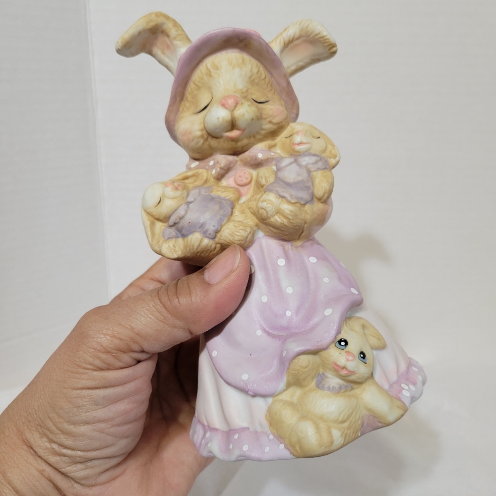 Artistic Gifts Vintage Mommy Bunny & Babies Figurine
